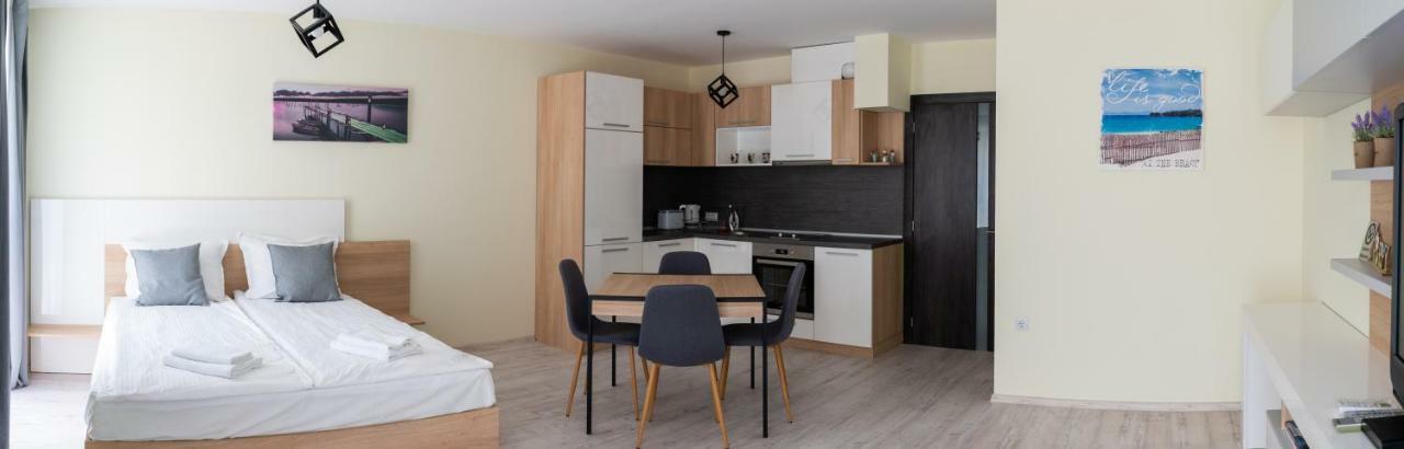 La Familia Apartments 바르나 외부 사진