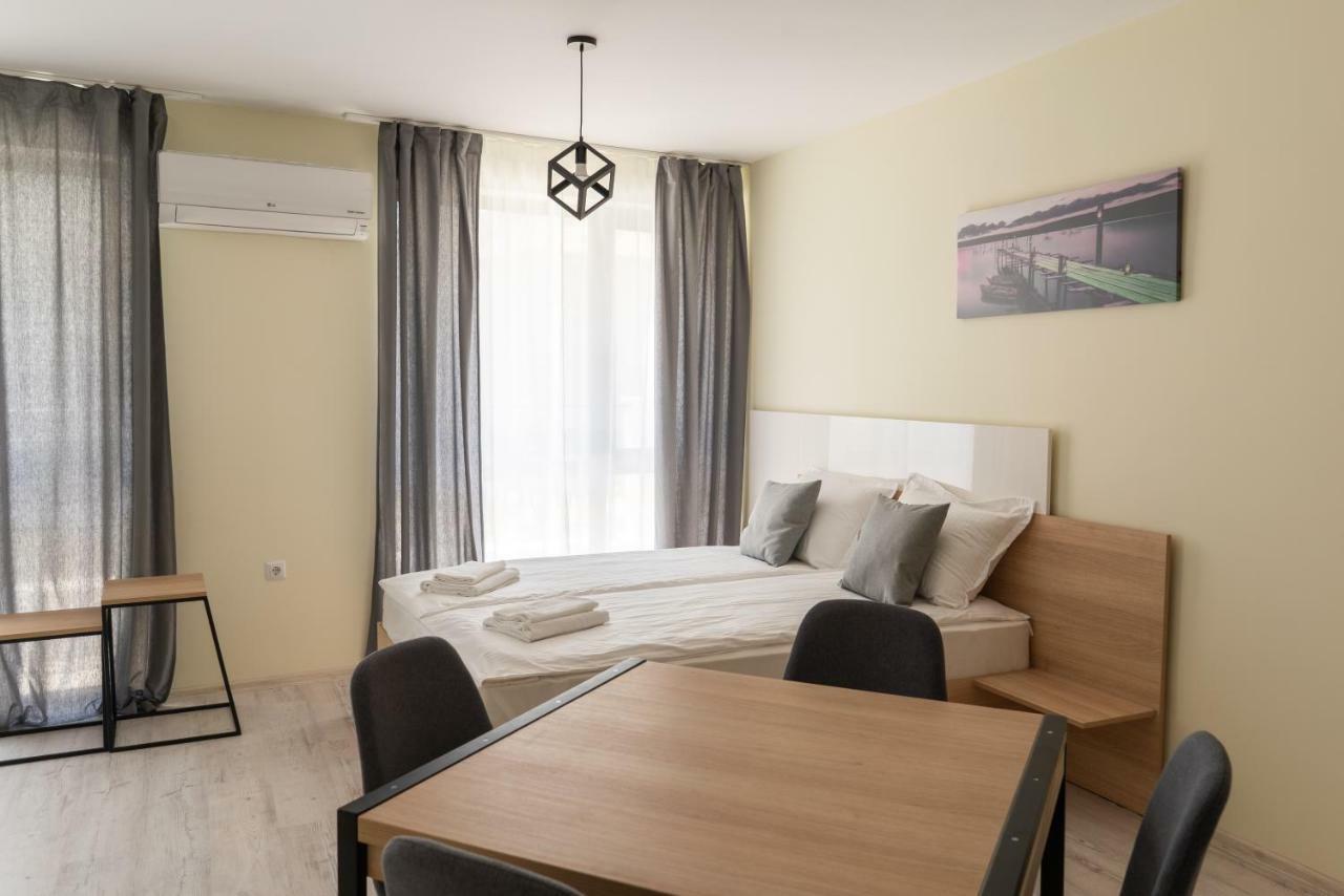 La Familia Apartments 바르나 외부 사진