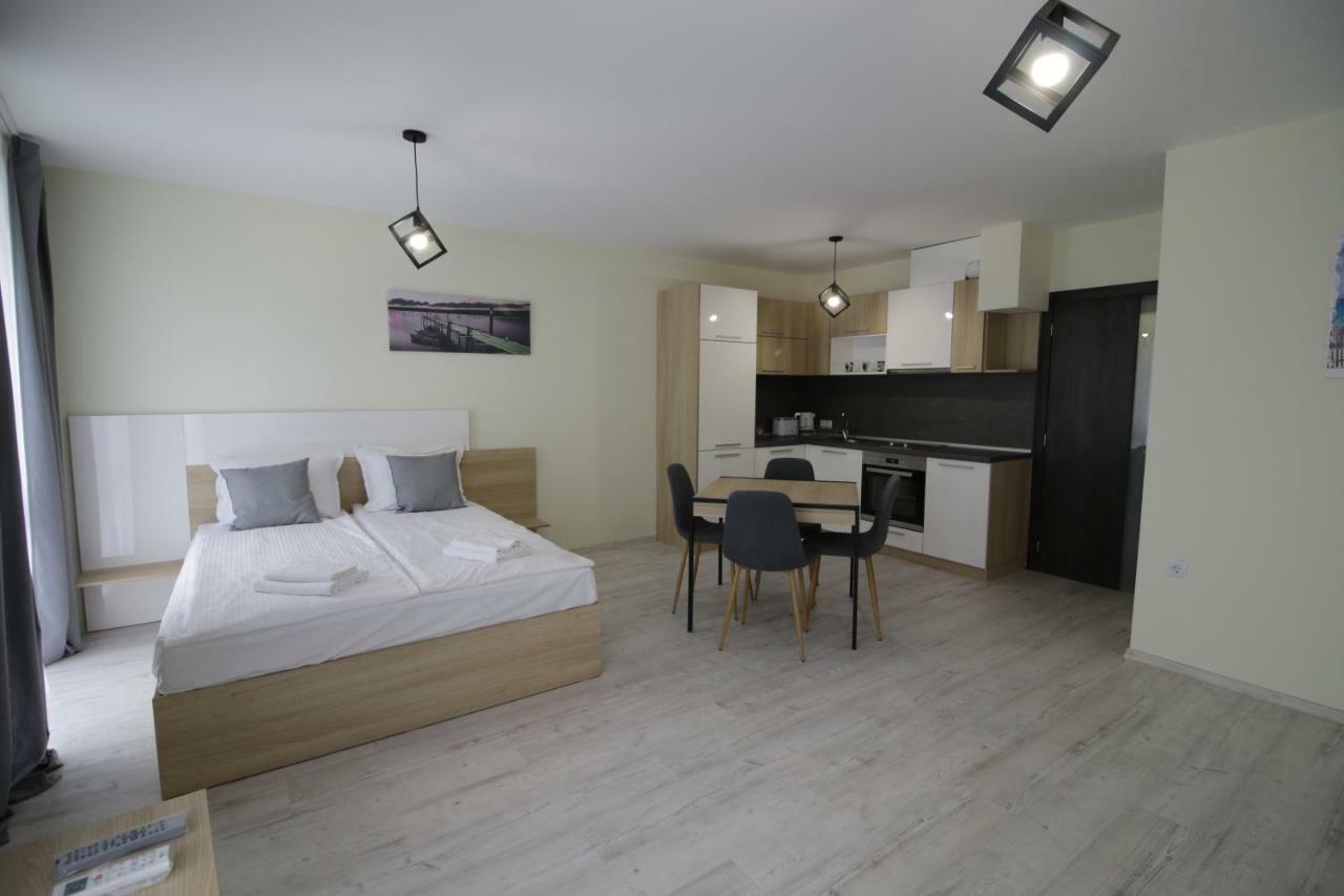 La Familia Apartments 바르나 외부 사진